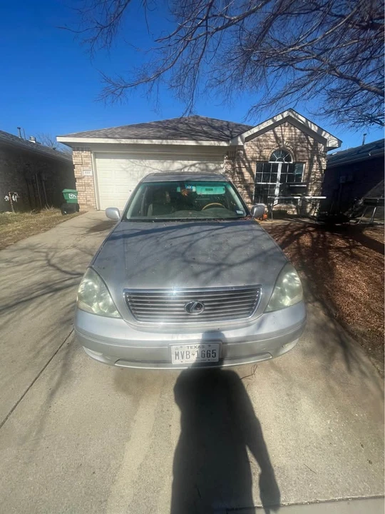 2001 Lexus LS 3rd Gen - Image 11 of 11