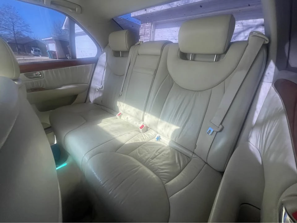 2001 Lexus LS 3rd Gen - Image 9 of 11