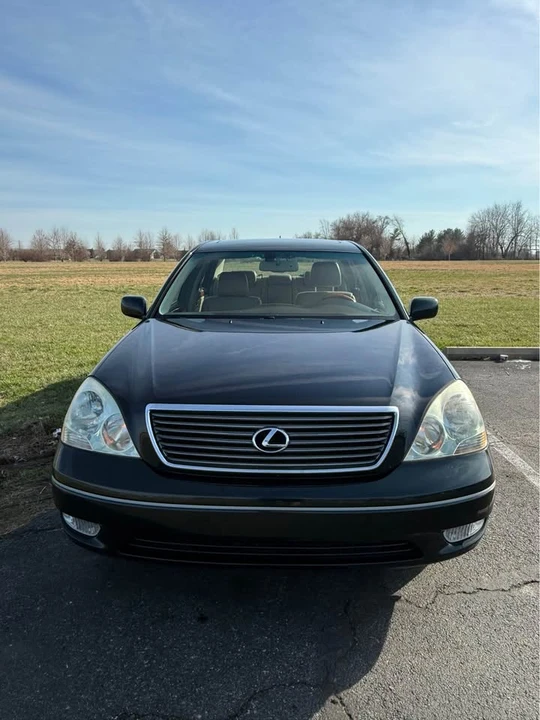 2001 Lexus LS 3rd Gen - Image 2 of 14