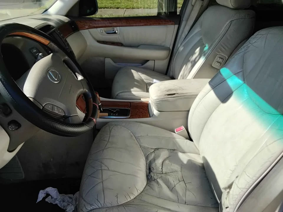 2001 Lexus LS 3rd Gen - Image 9 of 13