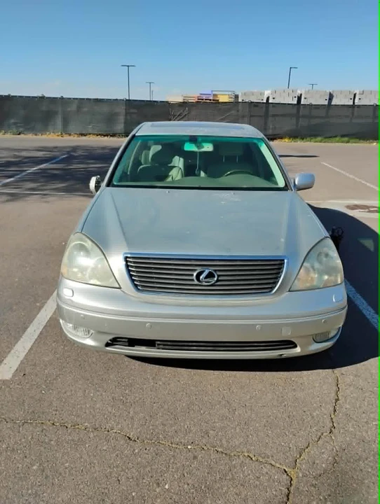 2001 Lexus LS 3rd Gen - Image 3 of 13