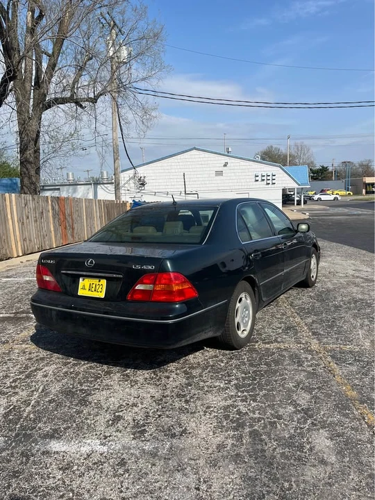 2001 Lexus LS 3rd Gen - Image 3 of 7