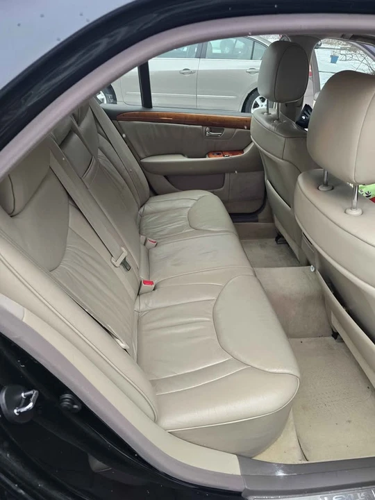 2001 Lexus LS 3rd Gen - Image 8 of 12