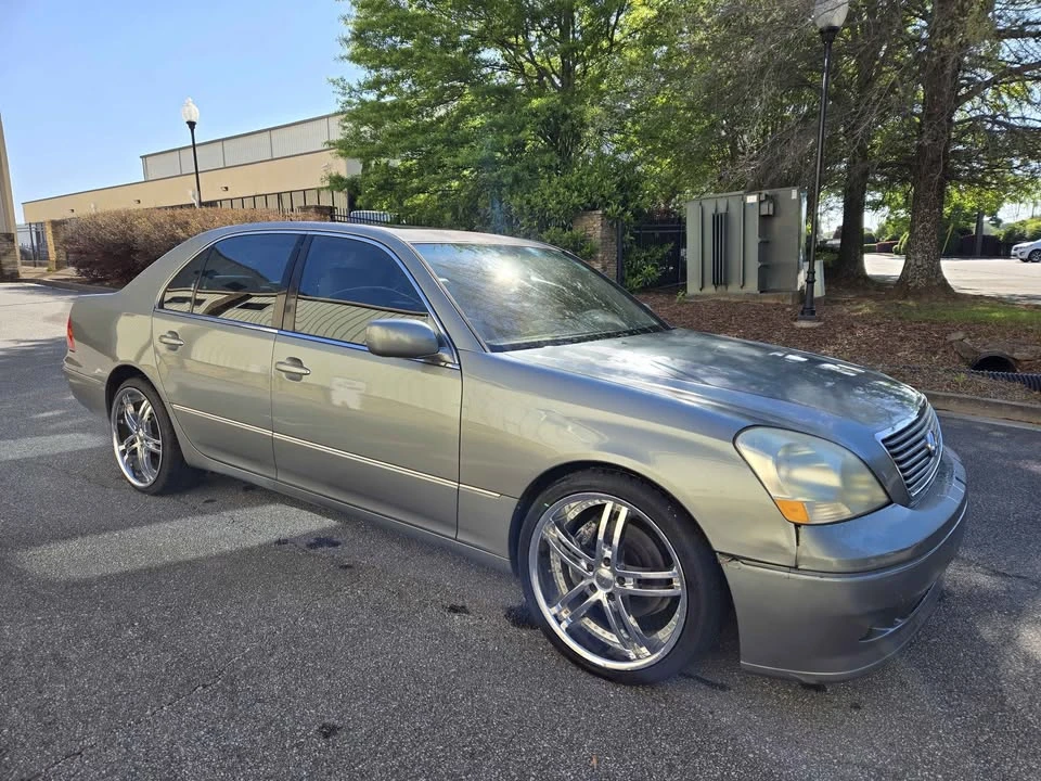 2001 Lexus LS 3rd Gen - Image 3 of 7