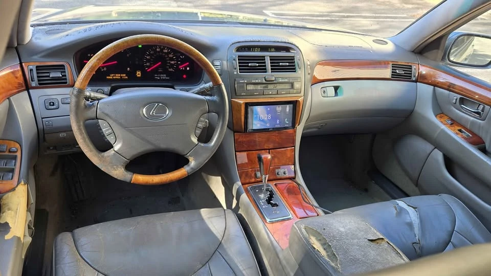 2001 Lexus LS 3rd Gen - Image 7 of 7