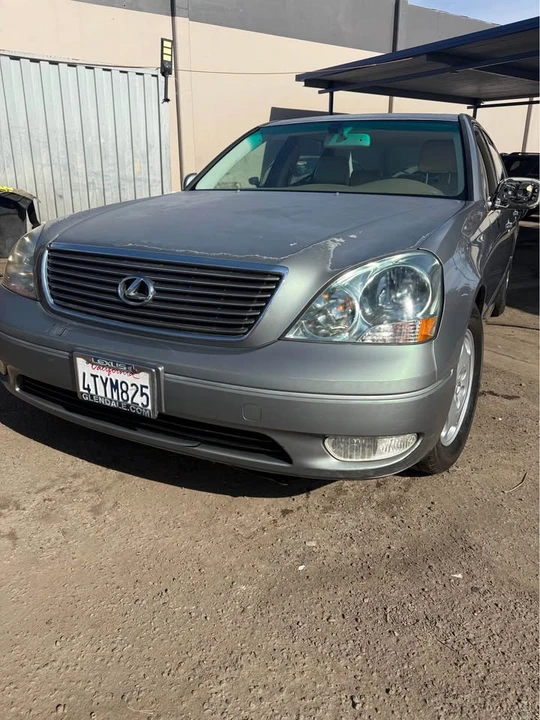 2001 Lexus LS 3rd Gen - Image 2 of 10