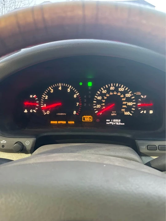 2001 Lexus LS 3rd Gen - Image 9 of 10