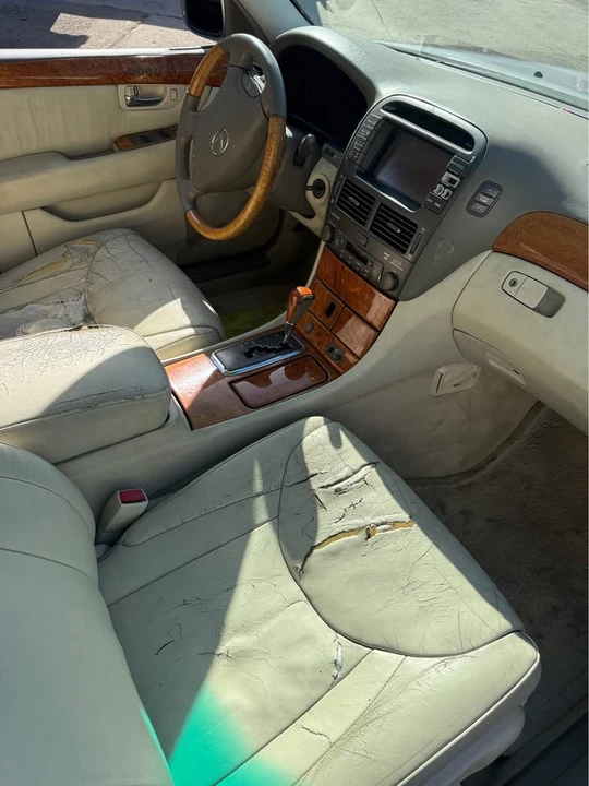 2001 Lexus LS 3rd Gen - Image 6 of 10
