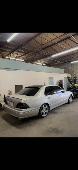 2001 Lexus LS 3rd Gen - Image 7 of 11