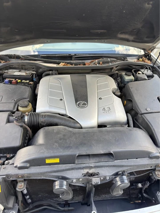 2001 Lexus LS 3rd Gen - Image 9 of 9