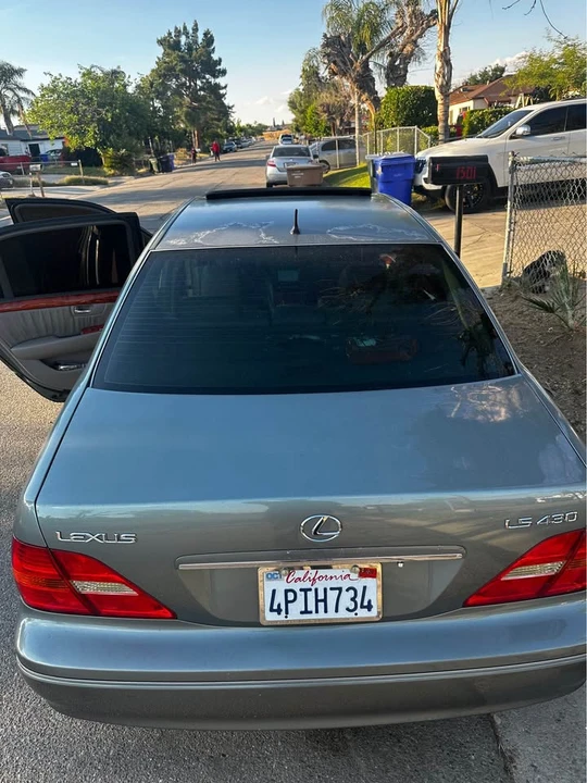 2001 Lexus LS 3rd Gen - Image 3 of 5