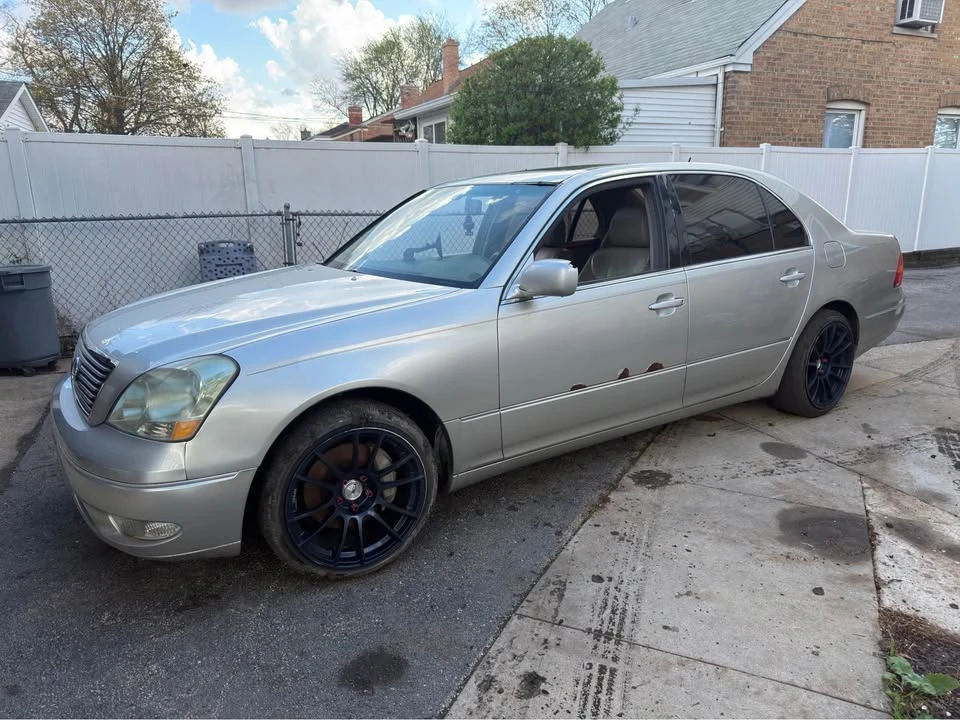 2001 Lexus LS 3rd Gen - Image 2 of 9