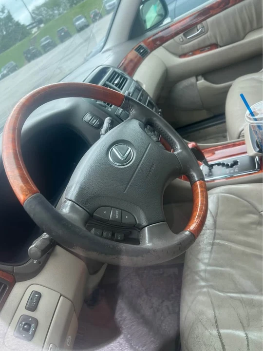 2001 Lexus LS 3rd Gen - Image 7 of 7