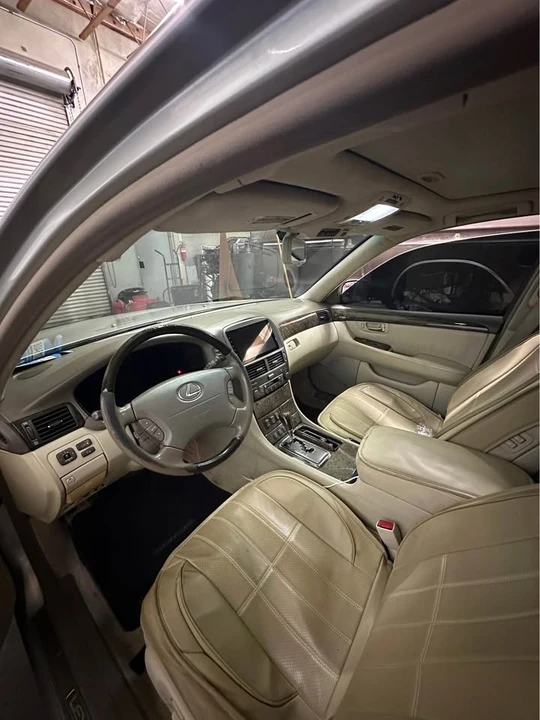 2001 Lexus LS 3rd Gen - Image 6 of 7