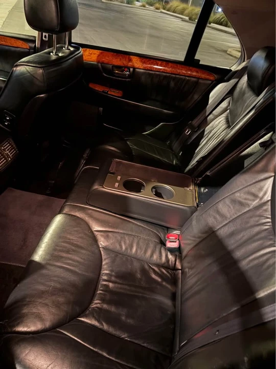 2001 Lexus LS 3rd Gen - Image 4 of 5