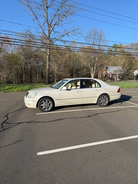 2001 Lexus LS 3rd Gen - Image 4 of 19