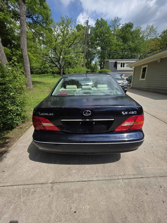2001 Lexus LS 3rd Gen - Image 4 of 6