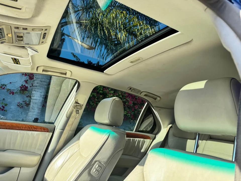 2001 Lexus LS 3rd Gen - Image 8 of 9