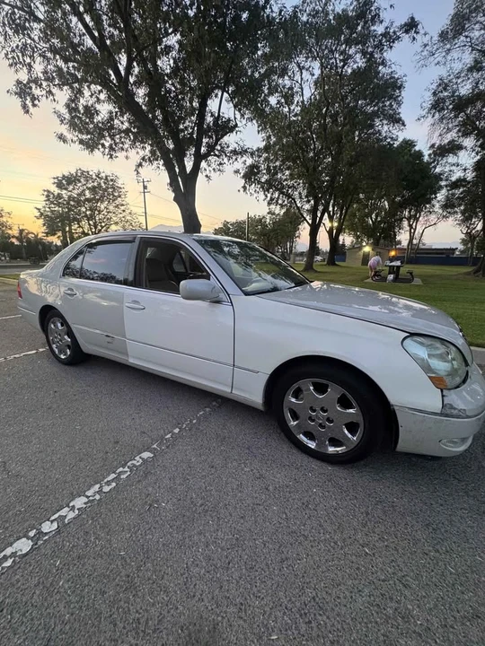 2001 Lexus LS 3rd Gen - Image 7 of 7