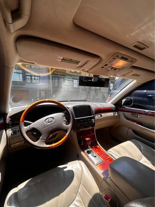 2001 Lexus LS 3rd Gen - Image 5 of 10