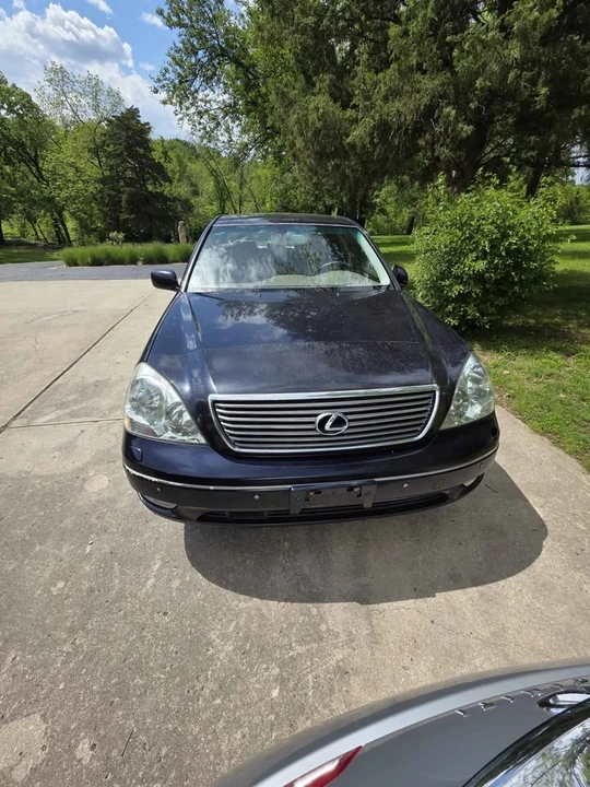 2001 Lexus LS 3rd Gen - Image 3 of 6