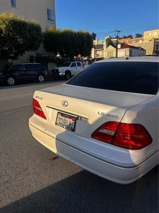 2001 Lexus LS 3rd Gen - Image 4 of 10