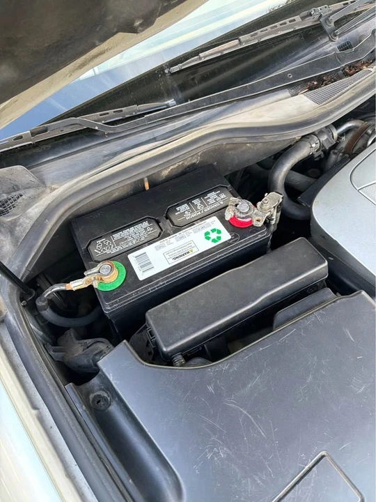 2001 Lexus LS 3rd Gen - Image 12 of 14