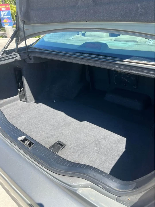 2001 Lexus LS 3rd Gen - Image 19 of 20
