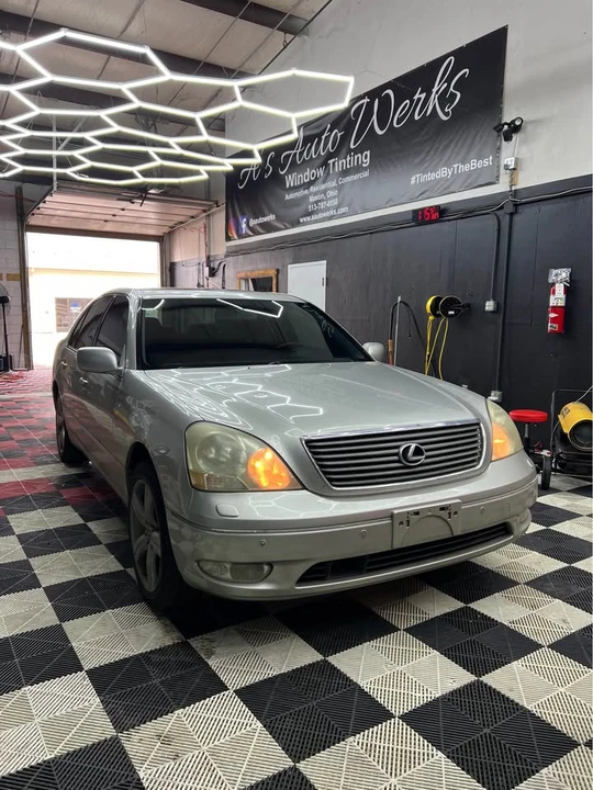 2001 Lexus LS 3rd Gen - Image 2 of 19