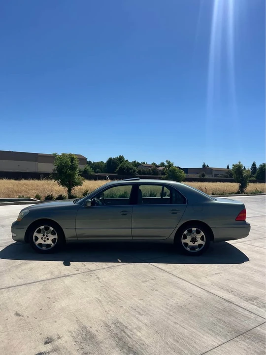 2001 Lexus LS 3rd Gen - Image 6 of 20