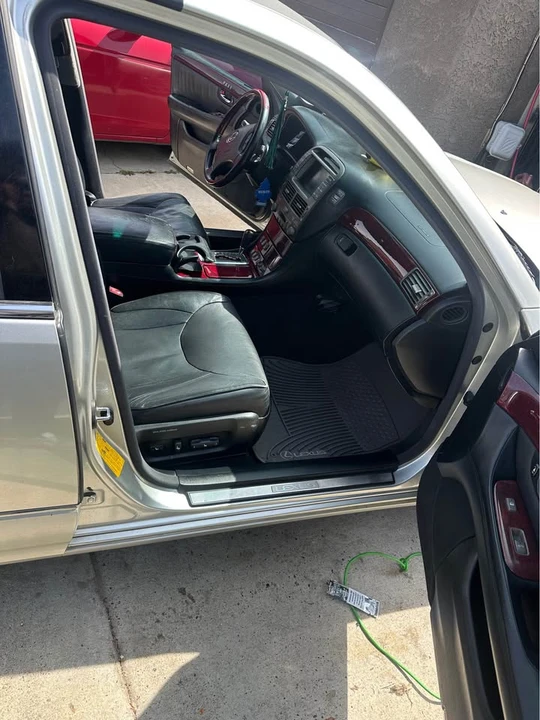 2001 Lexus LS 3rd Gen - Image 4 of 11