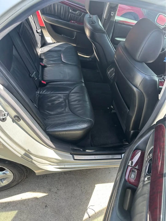2001 Lexus LS 3rd Gen - Image 2 of 11