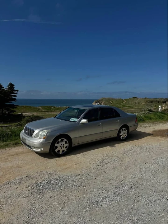 2001 Lexus LS 3rd Gen - Image 6 of 11