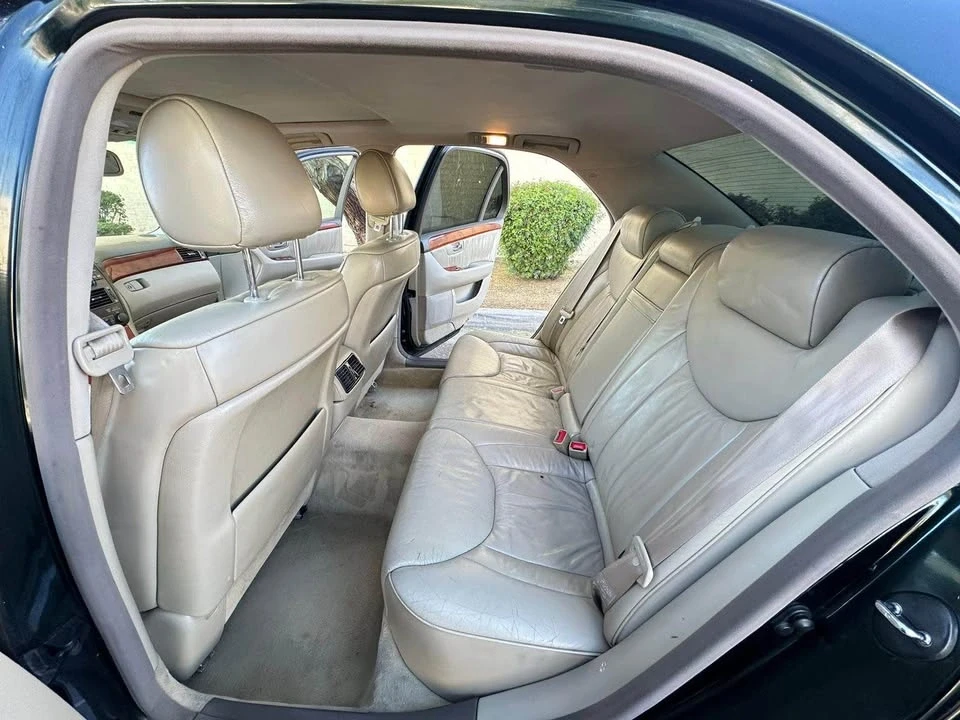2001 Lexus LS 3rd Gen - Image 10 of 12
