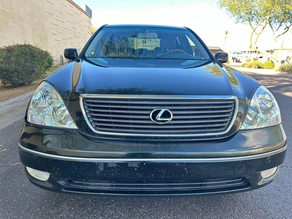 2001 Lexus LS 3rd Gen - Image 3 of 12