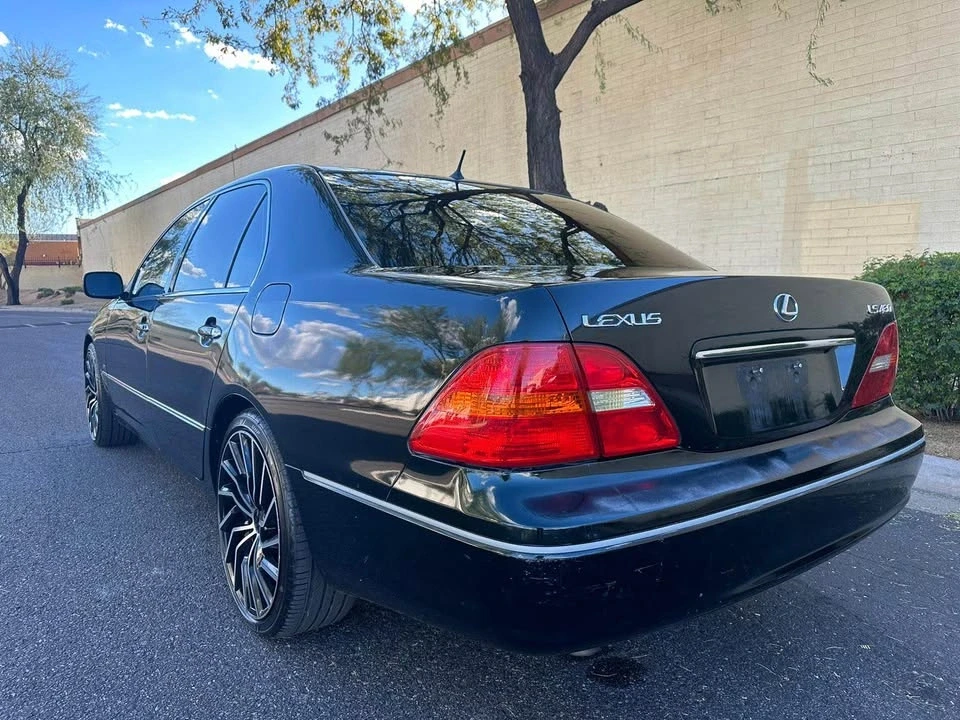 2001 Lexus LS 3rd Gen - Image 5 of 12