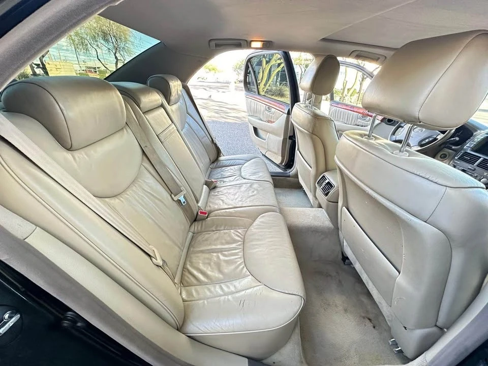 2001 Lexus LS 3rd Gen - Image 11 of 12