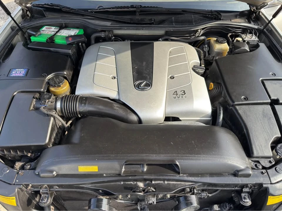 2001 Lexus LS 3rd Gen - Image 18 of 20