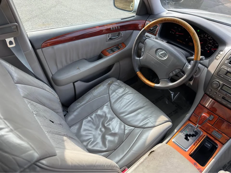 2001 Lexus LS 3rd Gen - Image 8 of 20