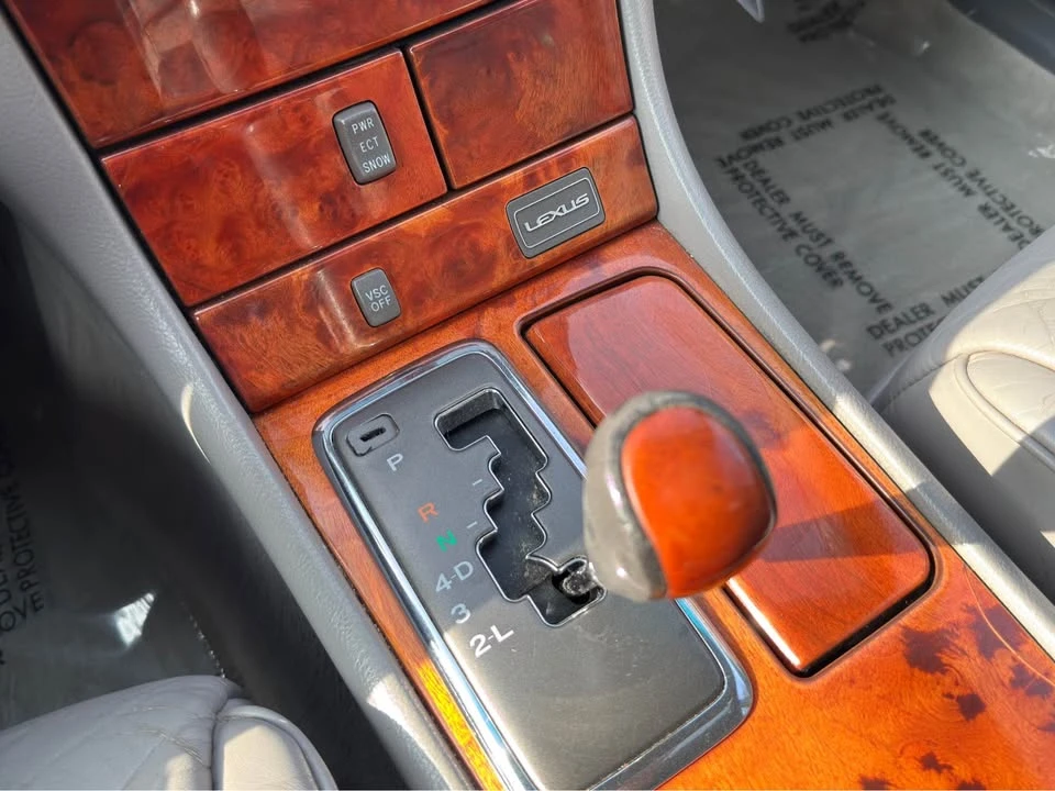 2001 Lexus LS 3rd Gen - Image 14 of 20