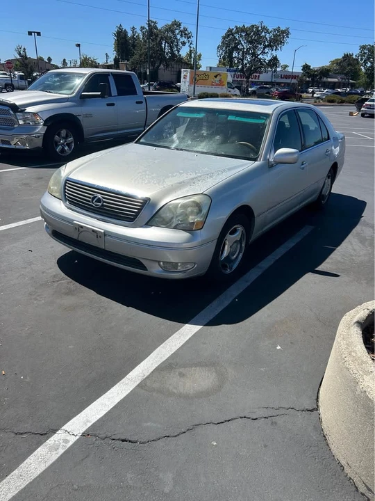 2001 Lexus LS 3rd Gen - Image 5 of 5