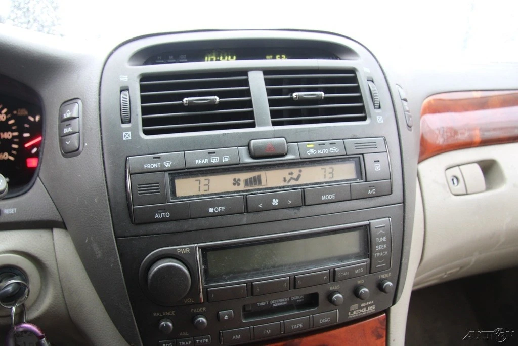 2001 Lexus LS 2nd Gen - Image 18 of 21