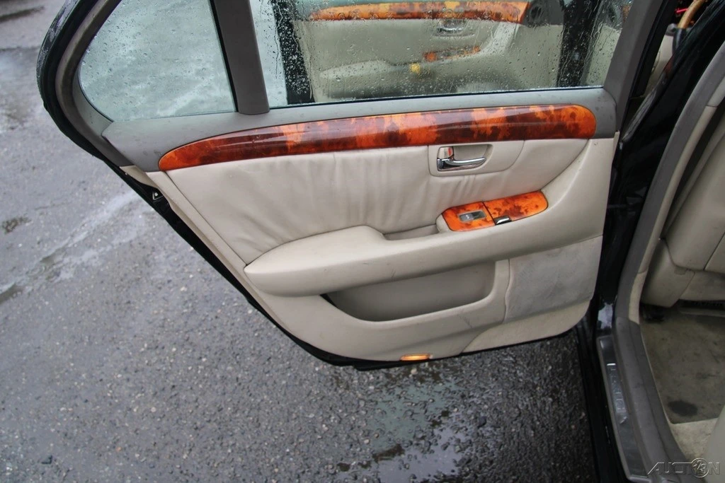 2001 Lexus LS 2nd Gen - Image 20 of 21