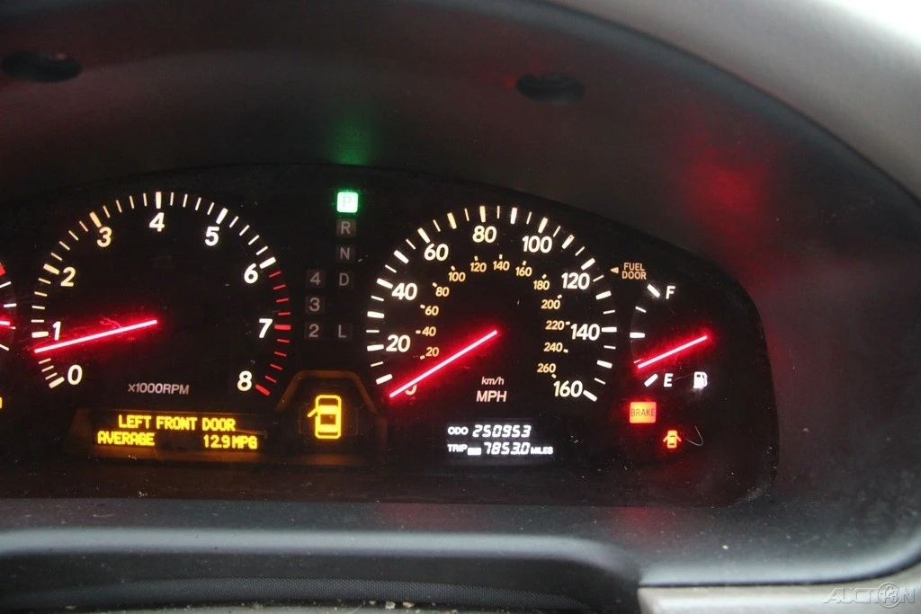 2001 Lexus LS 2nd Gen - Image 17 of 21