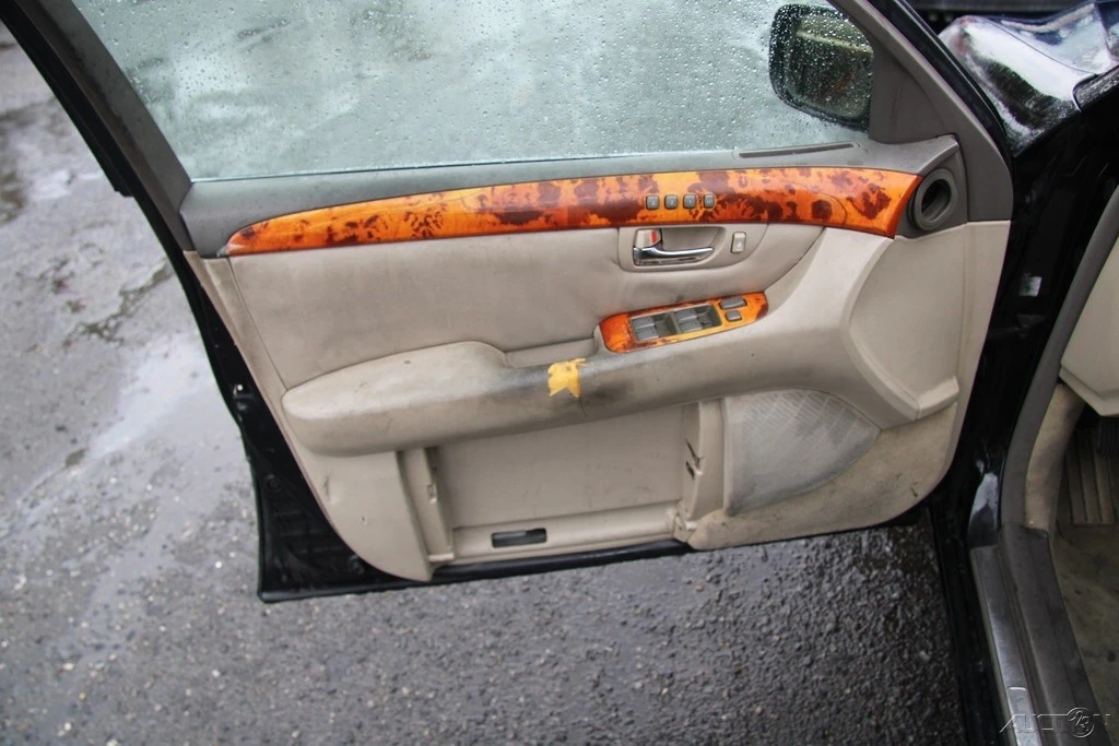 2001 Lexus LS 2nd Gen - Image 12 of 21
