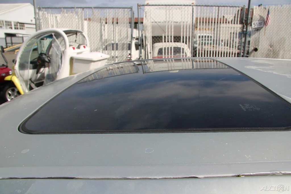 2001 Lexus LS 3rd Gen - Image 13 of 21