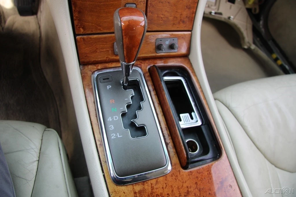 2001 Lexus LS 3rd Gen - Image 21 of 21