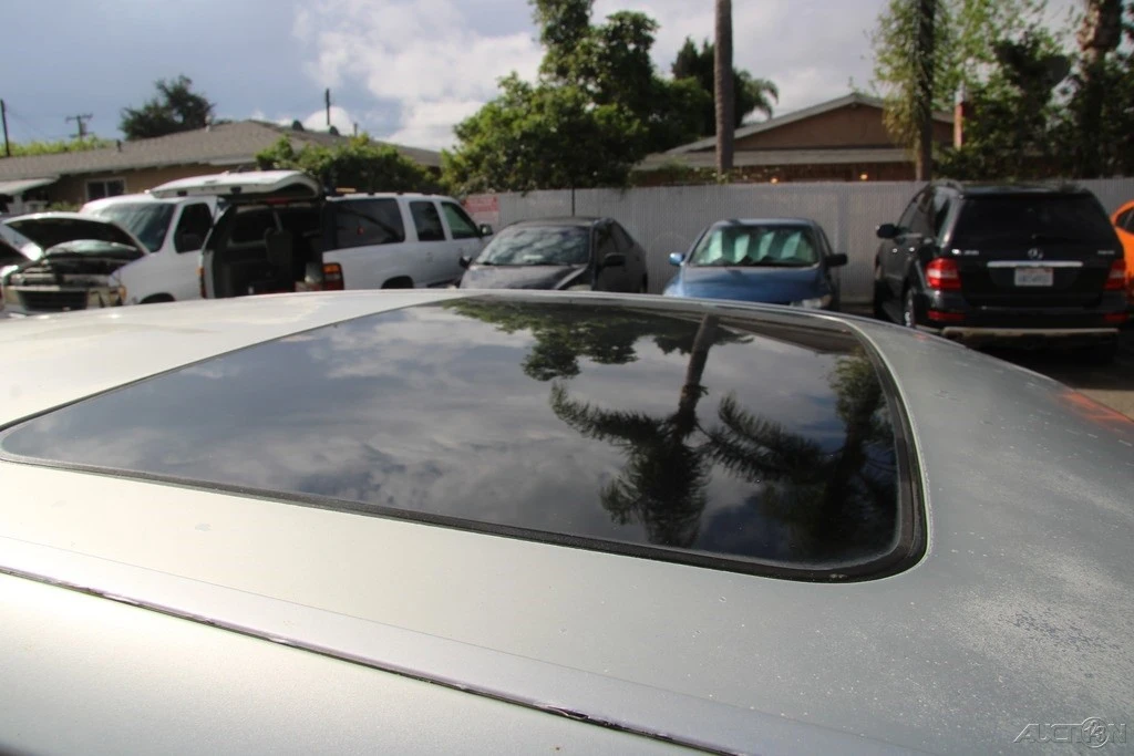 2001 Lexus LS 3rd Gen - Image 12 of 21