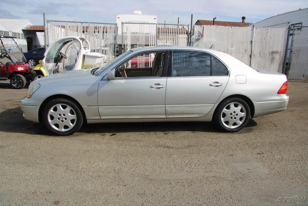2001 Lexus LS 3rd Gen - Image 3 of 21