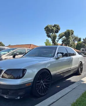 2001 Lexus LS 400 Sedan 4D